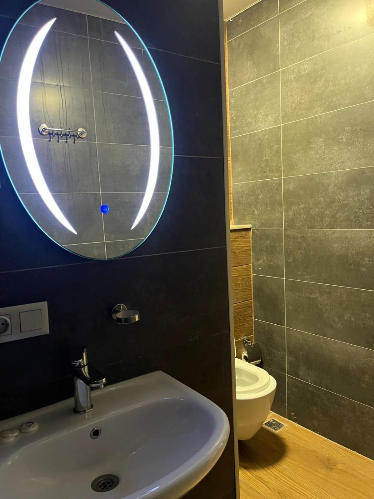 Emerald Hotel Батумі Екстер'єр фото