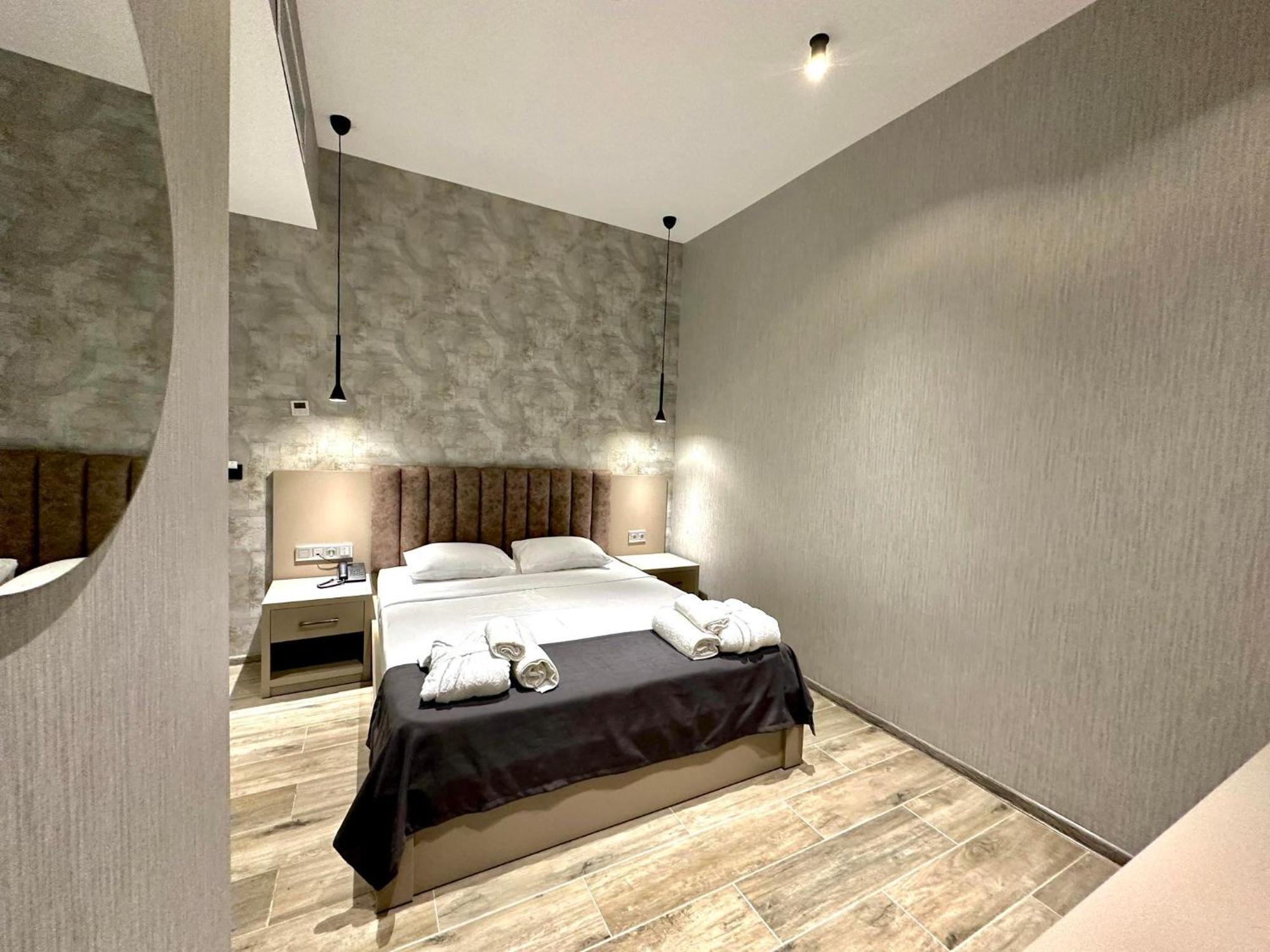 Emerald Hotel Батумі Екстер'єр фото